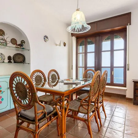 Hostdomus - Nautilus With Private Parking Villa